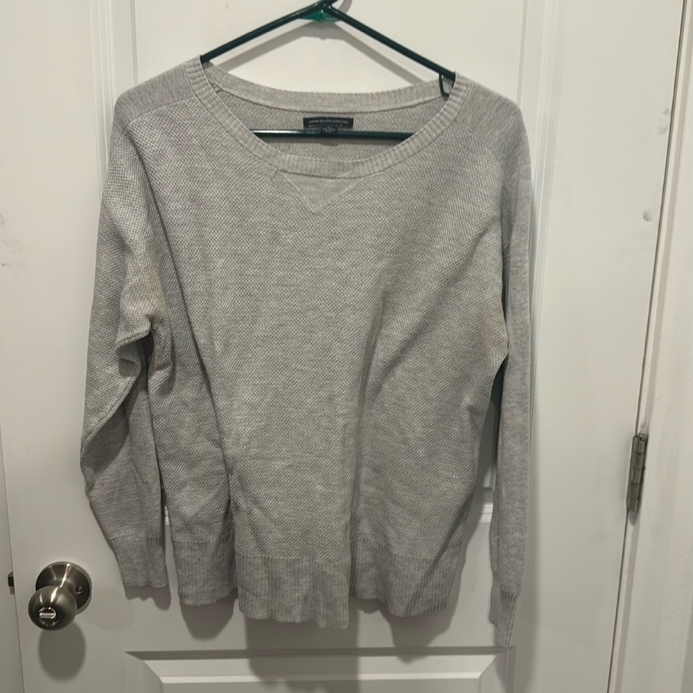American Eagle Outfitters AE Gray V-neck Long Sleeve Sweater Size L